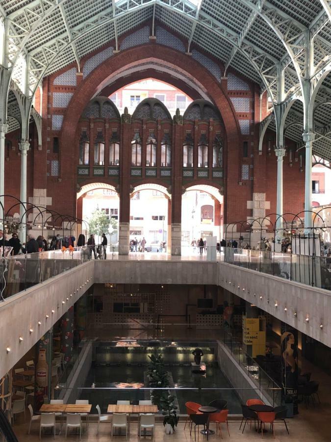Colon Market Downtown Валенсия Екстериор снимка